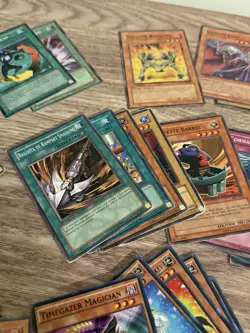 168 Card Lot of 1996 Yu-Gi-Oh 1st Edition Vintage Trading Cards - no holos - Image 5