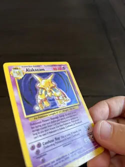 1999 Pokemon TCG Alakazam Base Set Holo Unlimited Rare Card 1/102 - Image 1