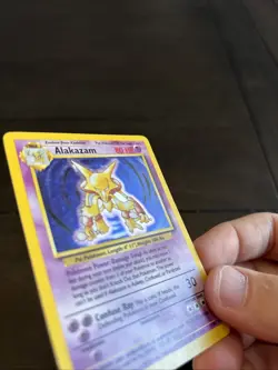 1999 Pokemon TCG Alakazam Base Set Holo Unlimited Rare Card 1/102 - Image 2