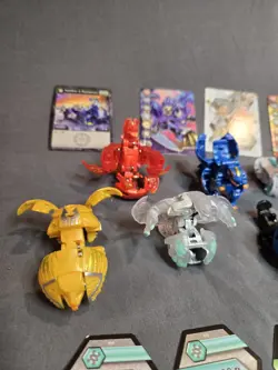 BAKUGAN lot of 7 with 4 cards - Image 5