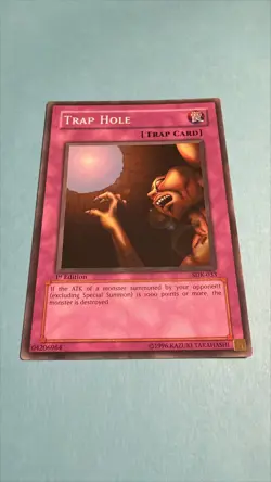 Yu-GI-Oh! Trap Hole SDK-033 Starter Deck: Kaiba 1st Edition Common - LP - Image 1
