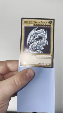 Blue-Eyes White Dragon Ultimate Rare Card OP28-EN001 (OTS Tournament Pack 28) - Image 2