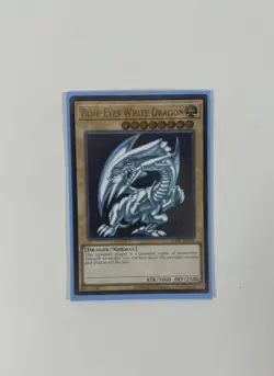 Blue-Eyes White Dragon Ultimate Rare Card OP28-EN001 (OTS Tournament Pack 28) - Image 3
