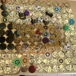 Pokemon TCG Coins Lot 191pcs in Gold Multicolor. Comes with Charizard lunchbox. - Image 1