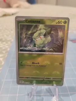 Pokemon TCG - White Flare - Cottonee Pokeball Holo - 004/086 - English - Image 1