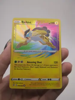 Raikou 050/185 Amazing Rare Holo Pokemon Vivid Voltage SWSH04 NM 2020 English - Image 2