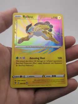 NM Raikou 050/185 Vivid Voltage Amazing Rare Pokemon - Image 1