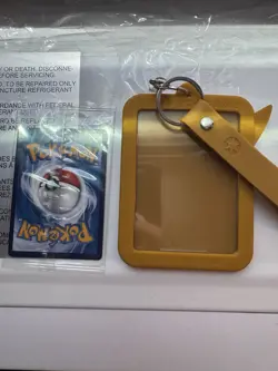 Pokemon TCG Chinese Eevee Exclusive Sealed Promo With Keychain Holder - Image 2