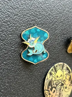 Pokemon Jolteon & Vaporeon Eevee Evolutions Pin & Coin - VMAX Premium Set - Image 2