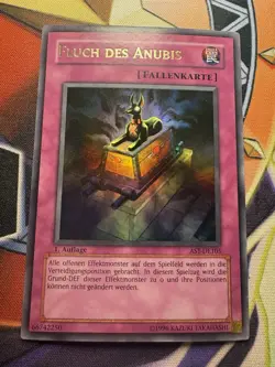 Yugioh! Fluch des Anubis Ultra Rare - AST-DE105 1. Auflage - Deutsch - Image 1