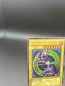 Yu-Gi-Oh! Dark Magician SDY-006 Ultra Rare Holo Unlimited Starter Deck Yugi LP - Image 2