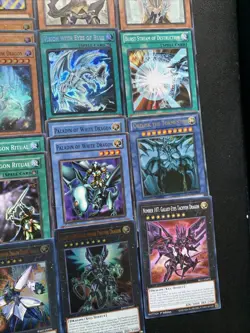 Yu-Gi-Oh! - Seto Kaiba's Blue-Eyes White Dragon & Eyes of Blue Deck Core Cards - Image 5