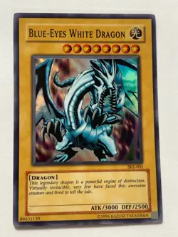 BLUE-EYES WHITE DRAGON SKE-001 STARTER DECK: KAIBA EVOLUTION YU-GI-OH HOLO - Image 1
