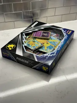 Pokemon TCG: Pikachu V Box 2x Evolving Skies 1x Fusion 1x Brilliant Rare New - Image 3