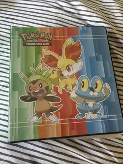 670+ Pokemon card collection w/ binder (pokemon, energy, and trainers) - Image 1