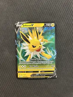 Pokemon TCG Jolteon V SWSH151! NM/LP Condition! See Description! - Image 1