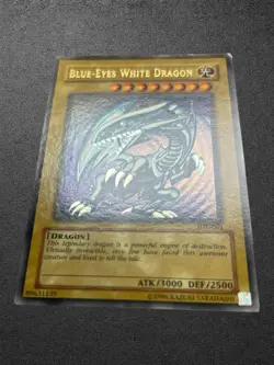 Yu-Gi-Oh! Blue-Eyes White Dragon SDK-001 Ultra Rare Unlimited Vintage Holo - Image 2