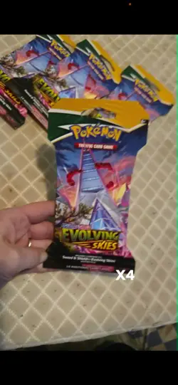 Pokemon TCG Sword & Shield Evolving Skies Booster Pack - 178-80878 - Image 2