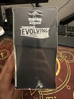 Pokemon TCG Sword & Shield Evolving Skies Elite Trainer Box English 2021 - Image 2