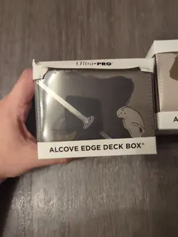 Ultra-Pro MTG Final Fantasy Alcove Edge Deck Box - Cloud and Sephiroth  - Image 2