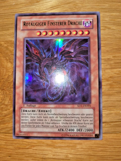 Yu-Gi-Oh! Rotaugiger Finsterer Drache - SD1-DE001 - Ultra Rare 1. Auflage - Image 1