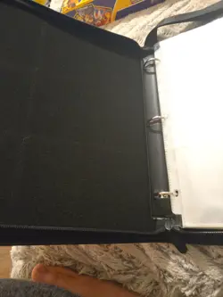 Pokemon 3-Ring Binder 9-Pocket With Zipper Charizard - Image 4