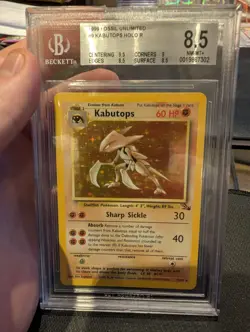 1999 POKEMON TCG Card FOSSIL 9/62 KABUTOPS HOLO BGS 8.5 WOTC - Image 1