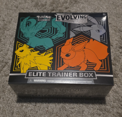 Pokemon TCG Sword & Shield Evolving Skies Elite Trainer Box Booster English 1 - Image 1