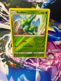 SCYTHER 5/68 HIDDEN FATES Reverse Holo Uncommon Pokemon - Image 1