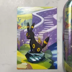 Pokemon Umbreon 059/131 (Cosmos Holo) Prismatic Evolutions Exclusive Tin Art - Image 2