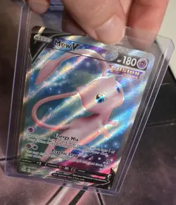 2021 Pokemon Fusion Strike Mew V Ultra Holo Rare Full Art 250/264 - Image 4