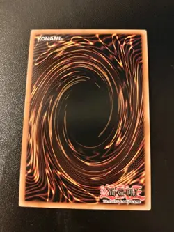 Yu-Gi-Oh! - Dark Magician - Premium Gold Rare - MAGO-EN002 - 1st Edition - Image 4