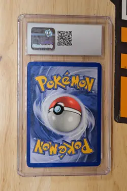 1999 Pokemon 1st Edition Fossil 30/62 Zapdos CGC 8.5 NM-MINT+ - Image 2