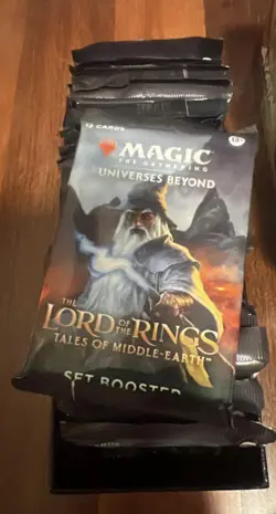 MTG - Magic the Gathering - Universes Beyond: Lord of the Rings Set Booster Pack - Image 2