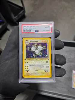 1999 POKEMON FOSSIL 1ST EDITION #11 MAGNETON-HOLO PSA 8 - Image 1
