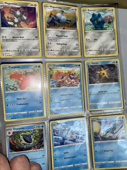 Pokemon - Binder Collection ,Pikachu , & 1 Coin + Mega Block Rare - Image 5