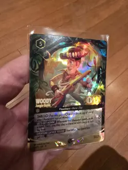 Woody Jungle Guide Foil Promo - Set Champs - Disney Lorcana - Image 1