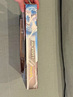 COFFRET POKEMON COLLECTION SPECIALE LUGIA EX FR EXCLU KING JOUET NEUF SCELLE - Image 3