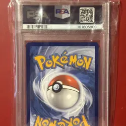 2023 Pokemon Mew en Pikachu Illustration Rare PSA 9 - Image 2