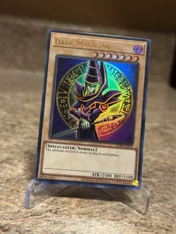 Yu-Gi-Oh! Dark Magician LOB-EN005 Ultra Rare 25th Anniversary NM - Image 2