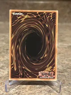 Yu-Gi-Oh! Dark Magician LOB-EN005 Ultra Rare 25th Anniversary NM - Image 3