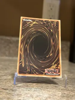 Yu-Gi-Oh! Dark Magician LOB-EN005 Ultra Rare 25th Anniversary NM - Image 4