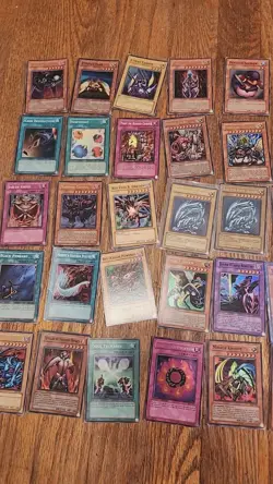 Konami Yu-Gi-Oh! TCG Mixed Card Lot Foil/Regular English - Image 2