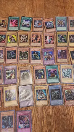 Konami Yu-Gi-Oh! TCG Mixed Card Lot Foil/Regular English - Image 3