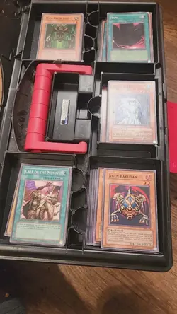 Konami Yu-Gi-Oh! TCG Mixed Card Lot Foil/Regular English - Image 5