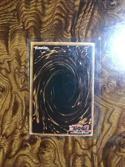 Konami Yu-Gi-Oh! Blue-Eyes White Dragon SDK-001 Starter Deck Kaiba Ultra Holo - Image 3