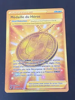 CARTE POKEMON MEDAILLE DU HEROS 201/185 FR SECRETE RARE EB VOLTAGE ECLATANT-NEUF - Image 1