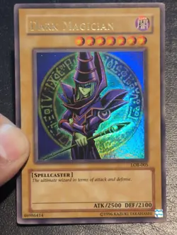 Yu-Gi-Oh ULTRA RARE CARD DARK MAGICIAN LOB-005 1996 VINTAGE PRINT NM/VLP - Image 4