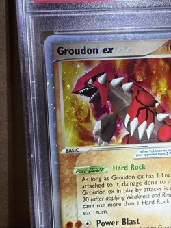 2006 POKEMON EX CRYSTAL GUARDIANS #93 GROUDON EX-HOLO PSA 7 - Image 2