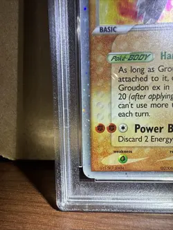 2006 POKEMON EX CRYSTAL GUARDIANS #93 GROUDON EX-HOLO PSA 7 - Image 5